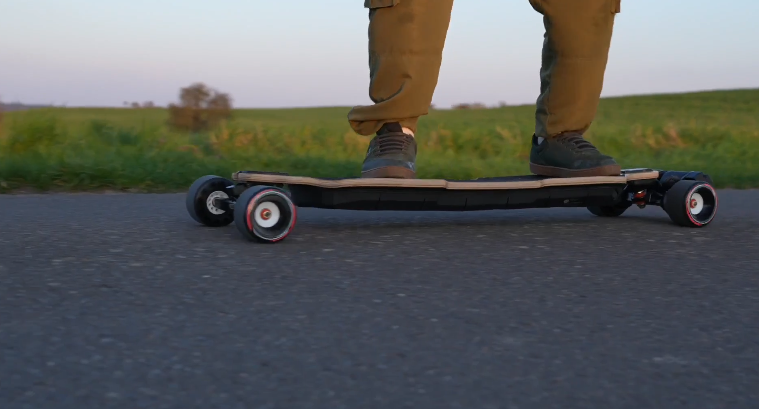Hub Drive vs. Belt Drive Electric Skateboards: What's the Difference
