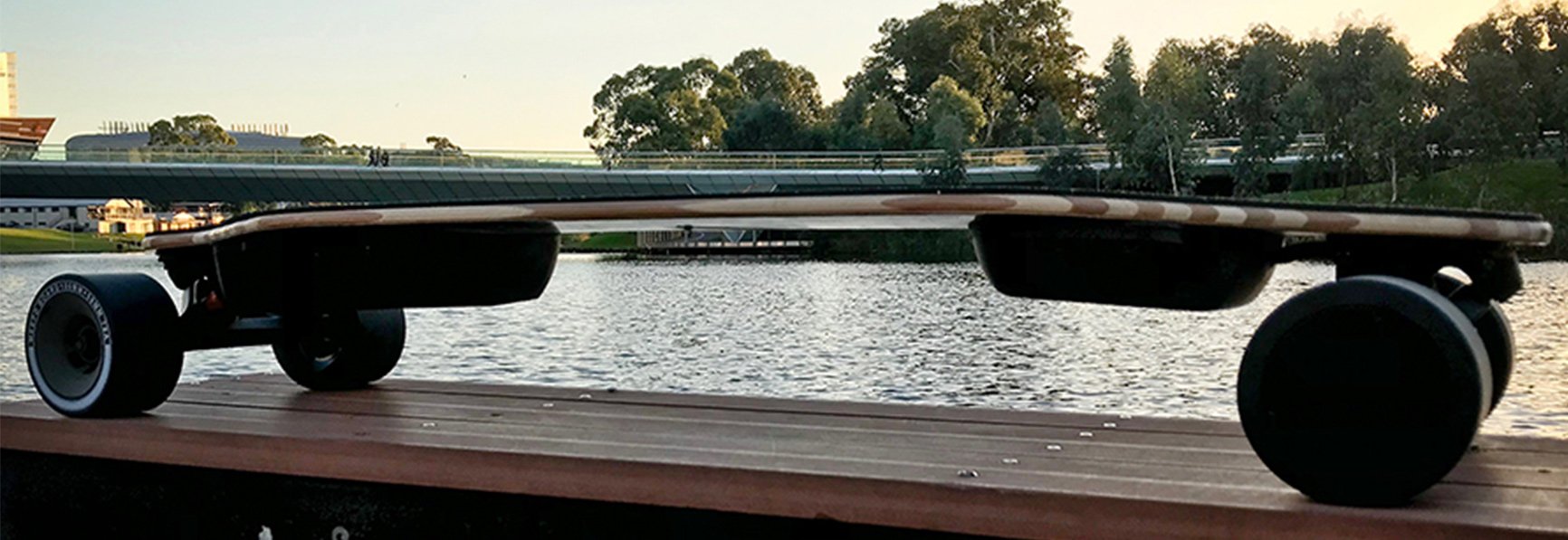meepo board on the bridge