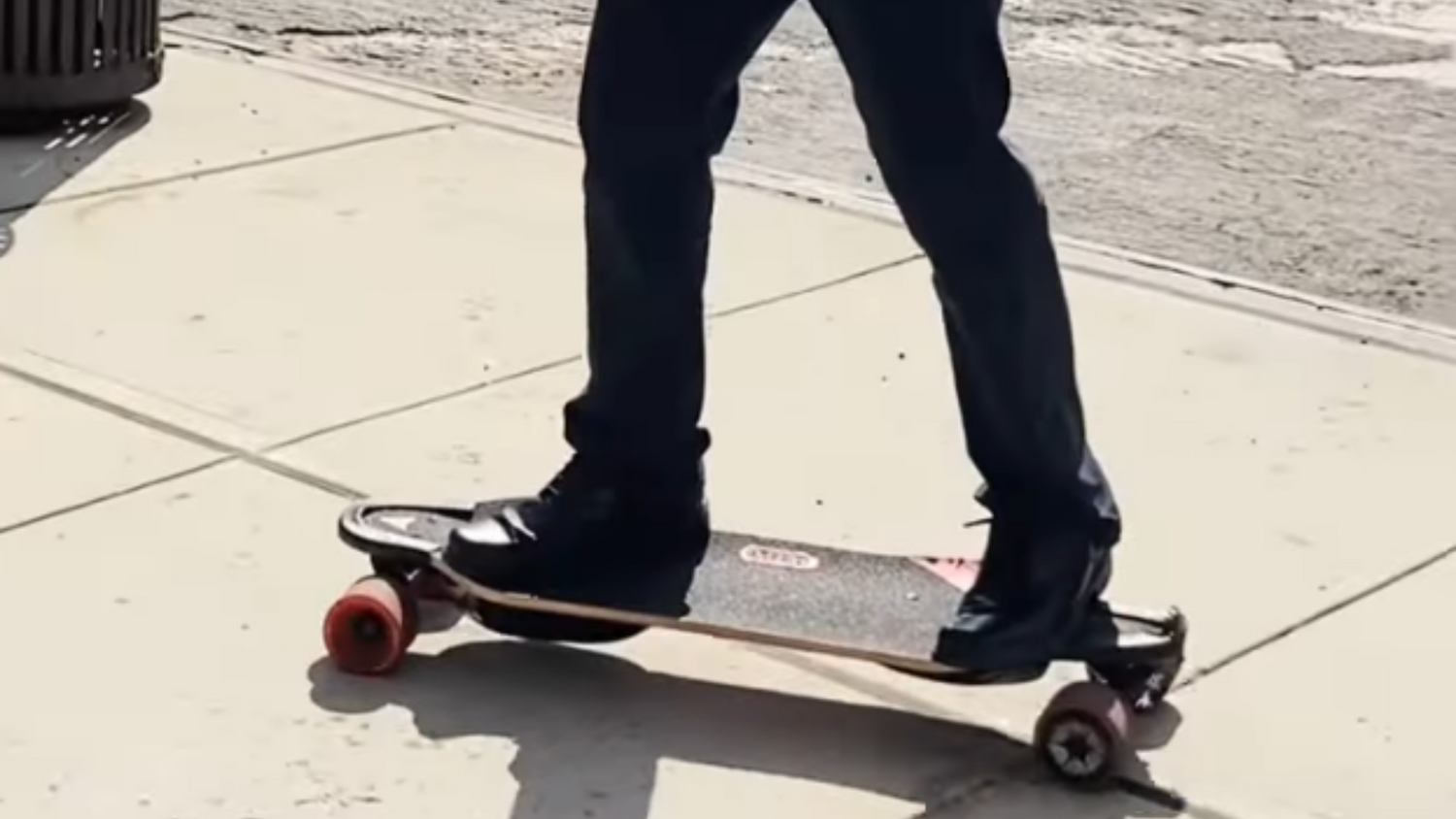 All Politics Aside, We Like Seeing Public Figures Ride Meepo Boards