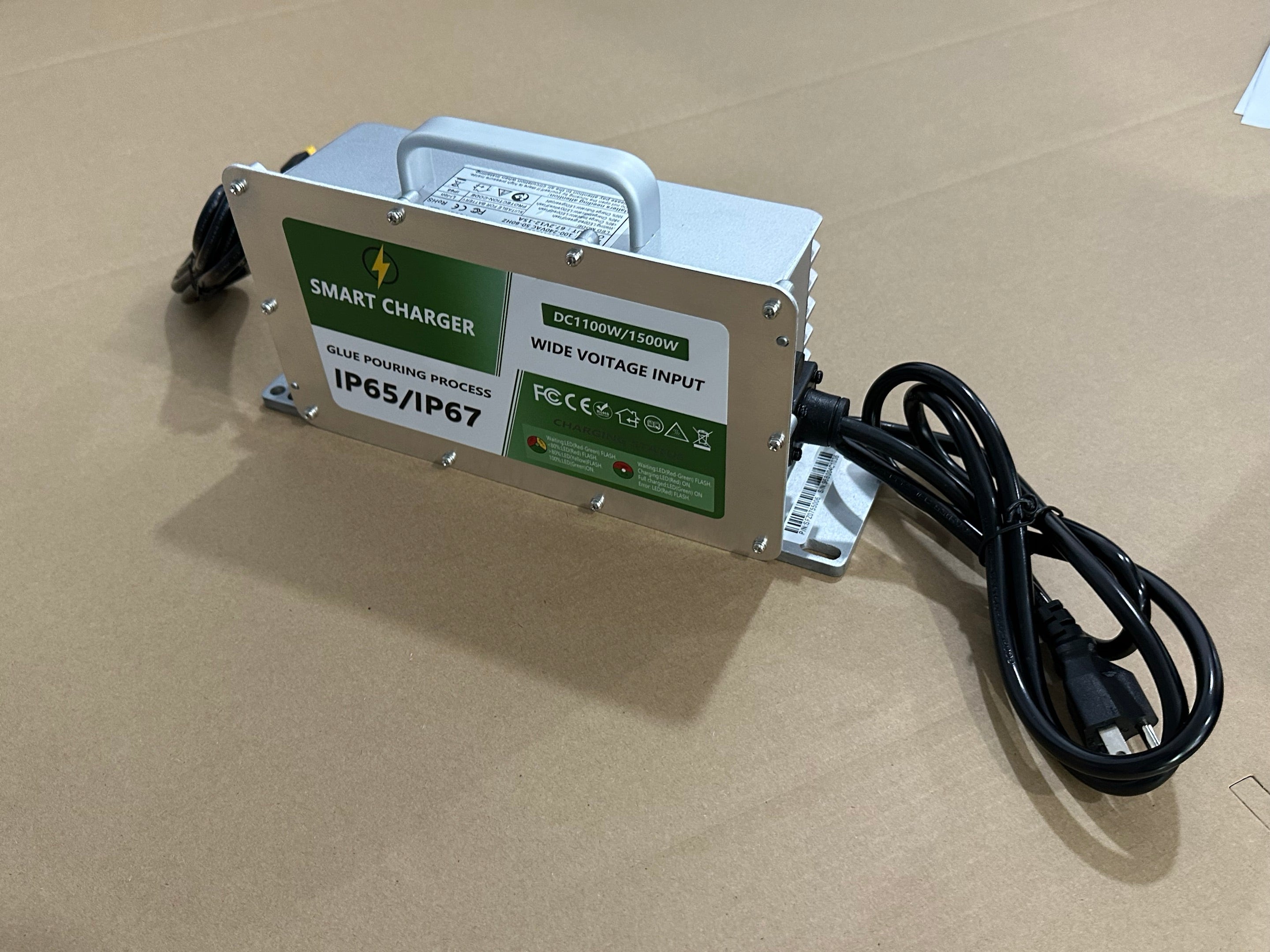 Meepo Board smart charger showing specifications and power connection features