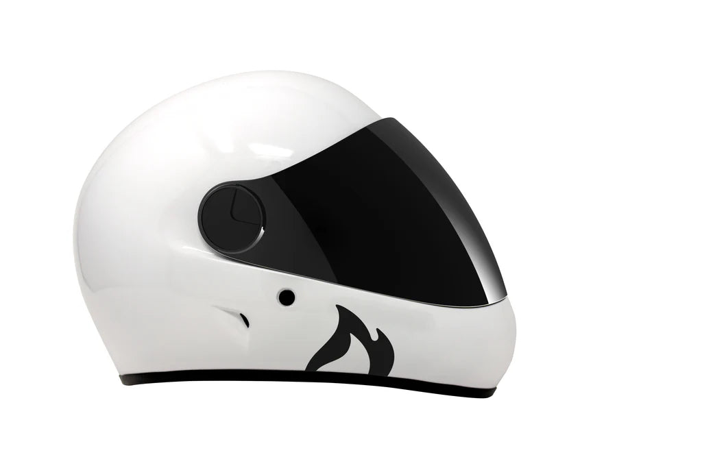White DH6-Xe helmet with black visor and flame logo design