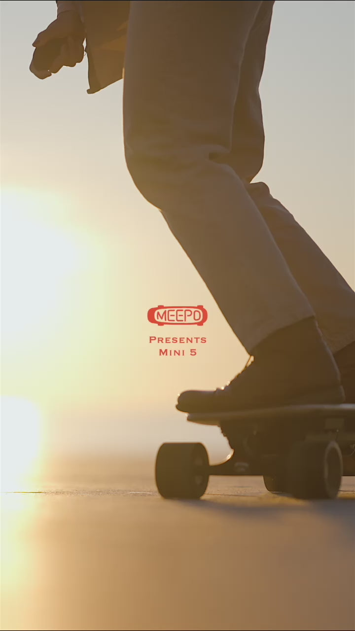 MEEPO MINI 5 Electric Skateboard: Dish-Shaped Deck for Dynamic Control