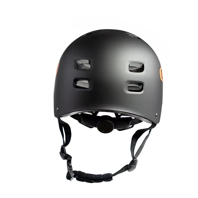 Meepo helmet in matte black with adjustable straps for outdoor sports